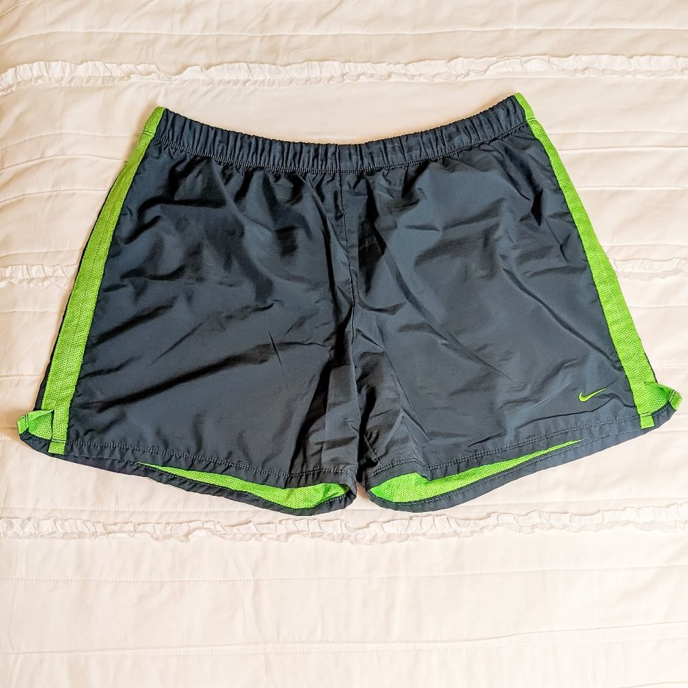 ~*Nike Women's Gray and Lime Green Nylon Mesh Shorts - Size XL*~